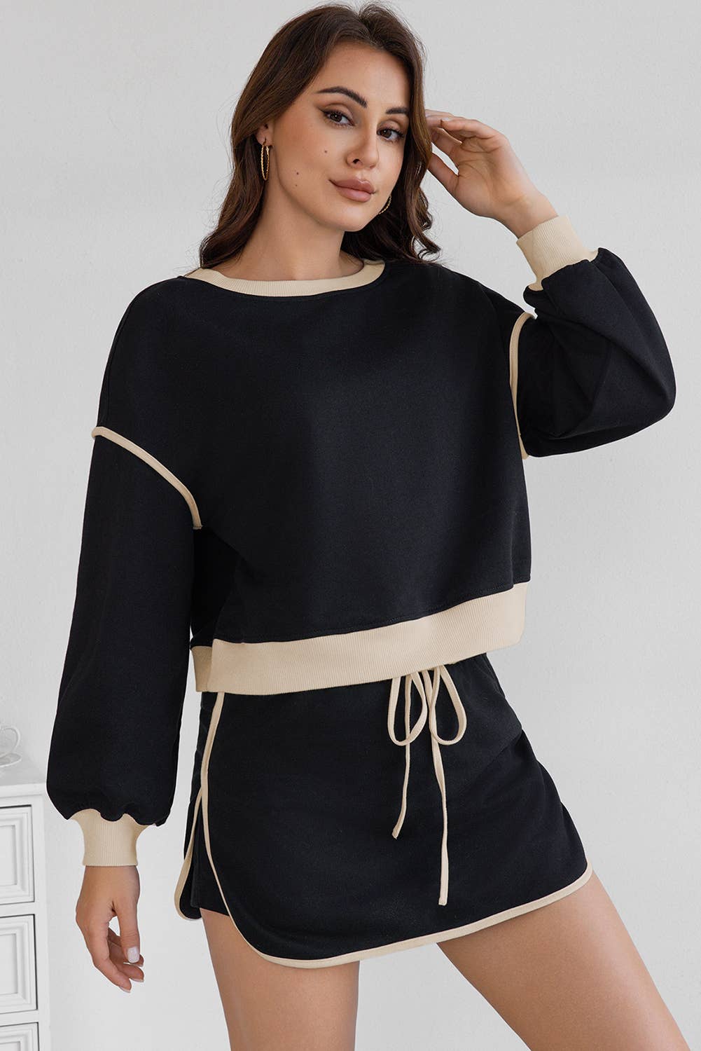 Contrast Loose Pullover Top and Lace-up Waist Skirt Set