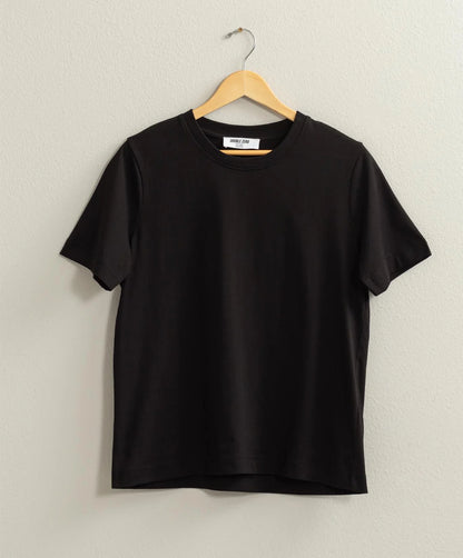 Essential Tee Black